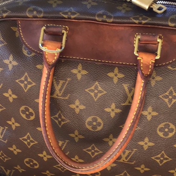 Authentic Louis Vuitton Deuville - Picture 3 of 12